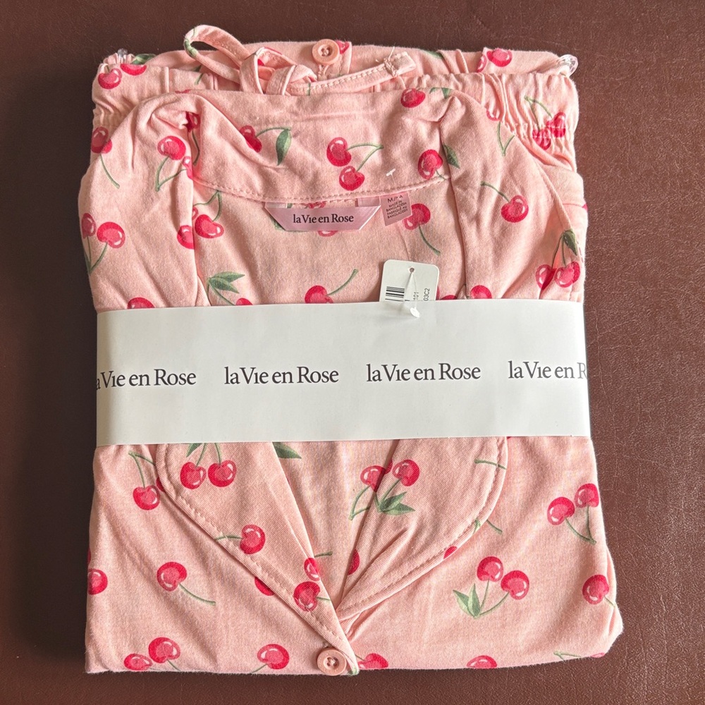 PJ set (shorts and short sleeve top)